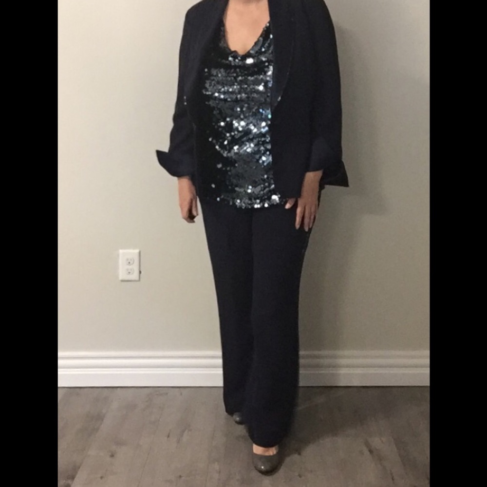 Sandra Darren Two Piece Pant Suit